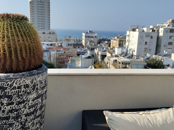 Amazing Location By The Sea In Central TLV 6