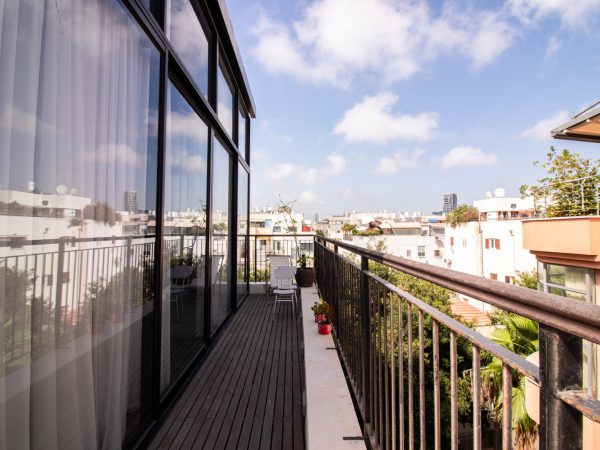 Gorgeous Rooftop APT In Amazing Location 8