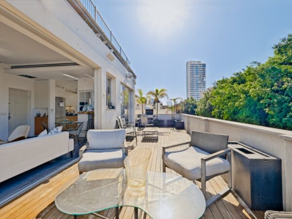 Gorgous Penthouse In Central TLV 2
