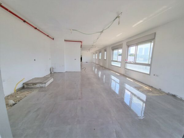 New Penthouse On Quiet ST In Central TLV 3