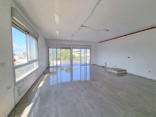 New Penthouse On Quiet ST In Central TLV 2