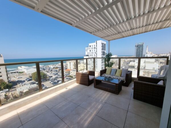Penthouse By The Park And Sea In TLVs Old North 1