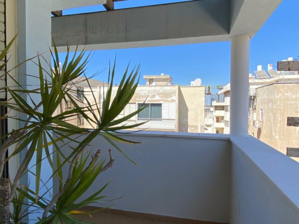 In Brener St. A 3.5 Room With Balcony And Parking 6