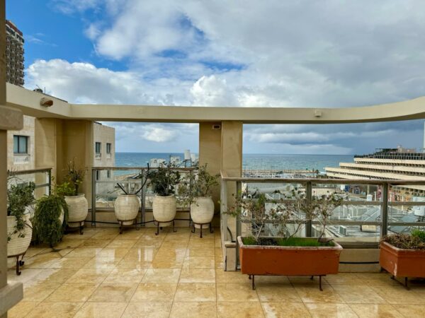 A Stunning Penthouse With Sea View 1