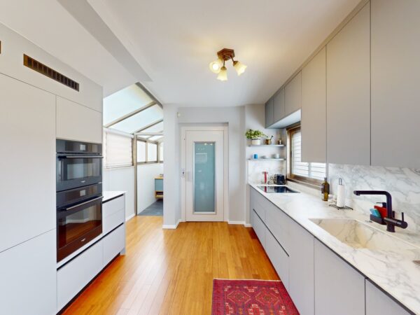 5 Room Penthouse On Sokolov St 6