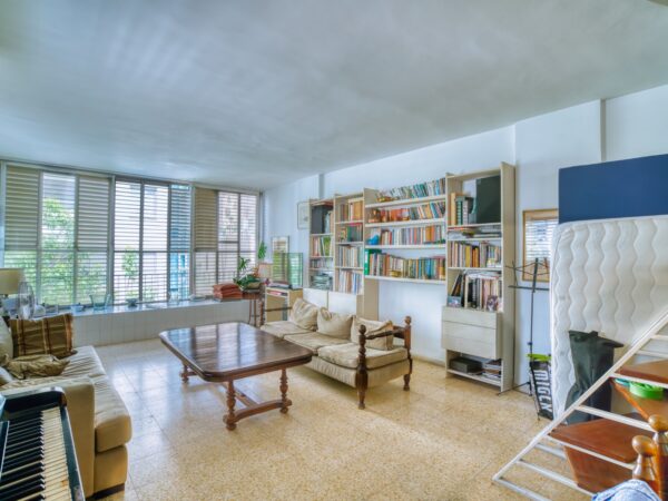 Rooftop Apt By Gordon Beach And Ben Gurion On A Quiet ST 2