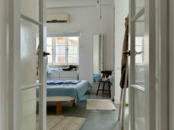 Gorgeous Custom Designed 3 Room Near Ben Gurion 8