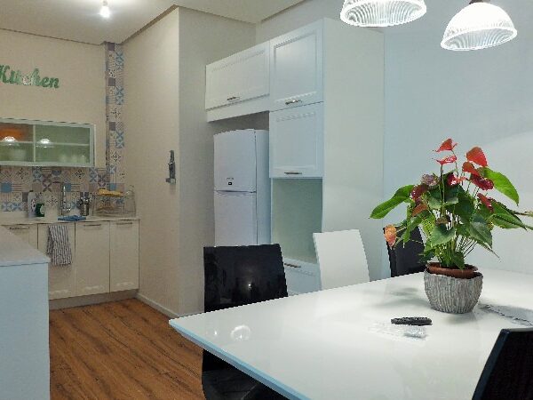 In Heart Of TLV Beautiful Garden APT 4