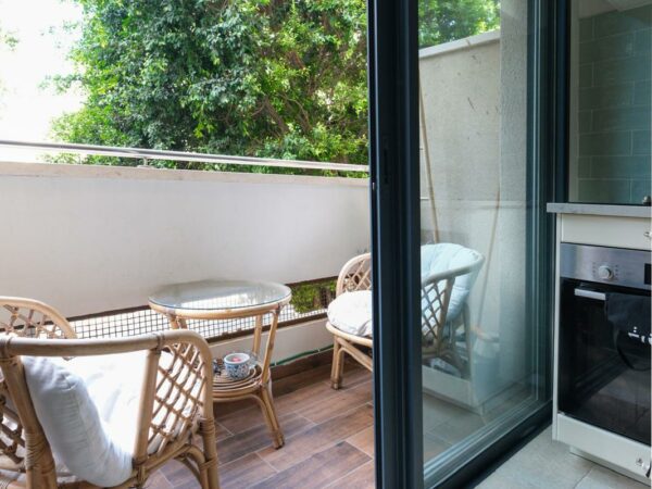 On North Dizengoff Beautiful 3 Room W Balcony 7