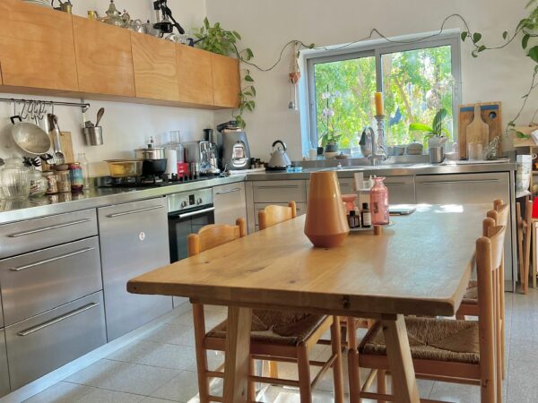 On A Pretty ST In Central Tlv Renovated 4 Room W Terrace 6