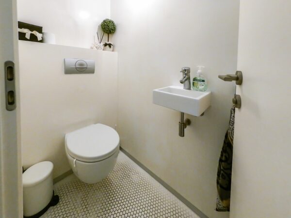 On A Quiet ST Near Frishman Renovated 3 Room W Balcony 10