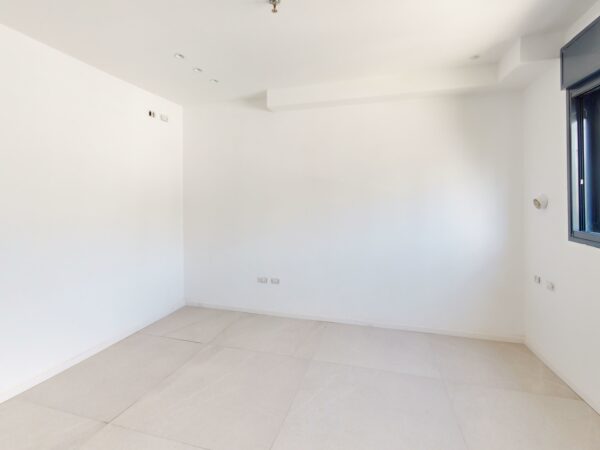 On A Quiet Street A 4 Room Apt With Elevator And Parking 9