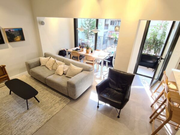 On Amsterdam St A Gorgeous 3.5 Rooms Apt 2