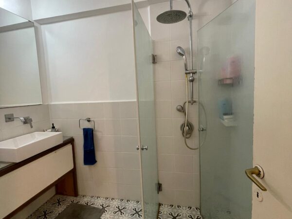 Pretty 2 Room On Iconic Sderot Rotschild BLVD 10