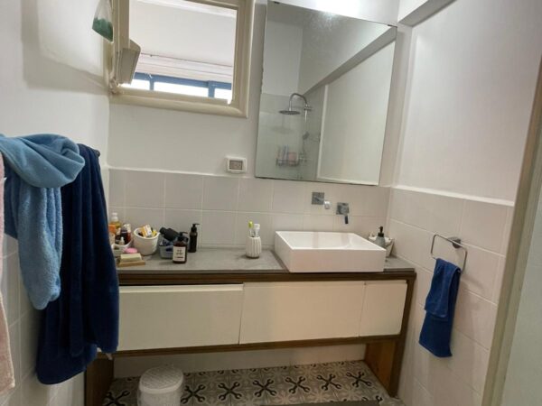 Pretty 2 Room On Iconic Sderot Rotschild BLVD 9