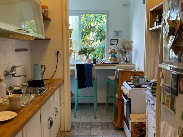 Pretty 2 Room On Iconic Sderot Rotschild BLVD 4