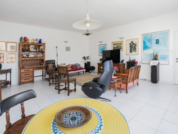 On Mapu Right Near Gordon Beach Spacious 3 Room 3