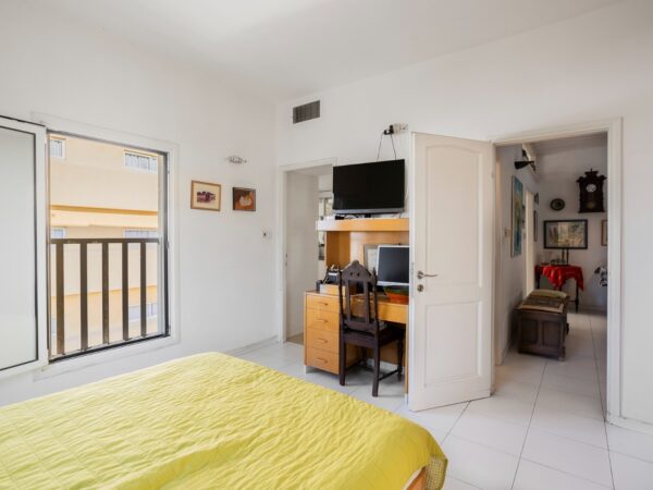 On Mapu Right Near Gordon Beach Spacious 3 Room 8