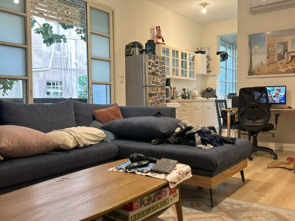 3 Room On A Quiet ST Near Gordon And Ben Gurion BLVD 3