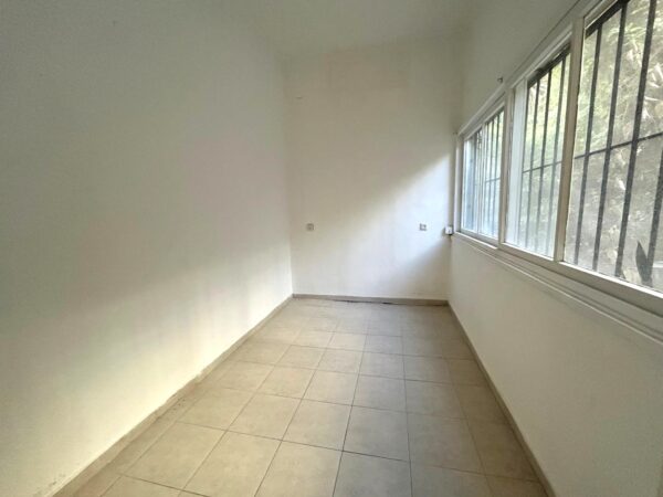 Marvelous 2.5 Room Garden APT Near Kikar Rabin 6