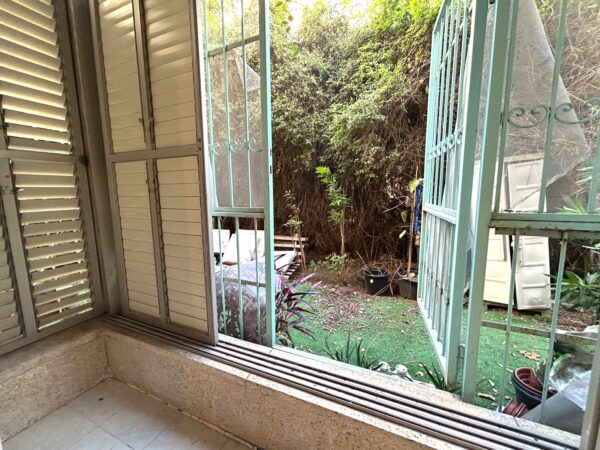 Marvelous 2.5 Room Garden APT Near Kikar Rabin 7