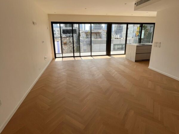 Gorgous New 4 Room In New BLDG Near Kikar HaMedina 2