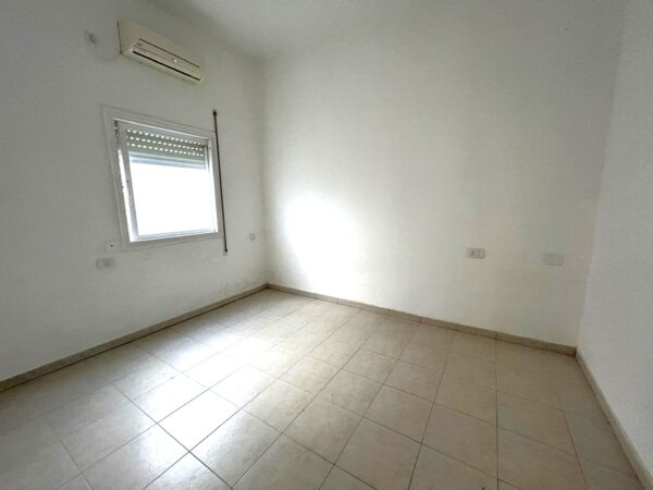 Marvelous 2.5 Room Garden APT Near Kikar Rabin 5