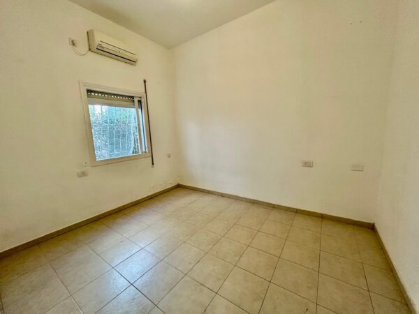 Marvelous 2.5 Room Garden APT Near Kikar Rabin 7