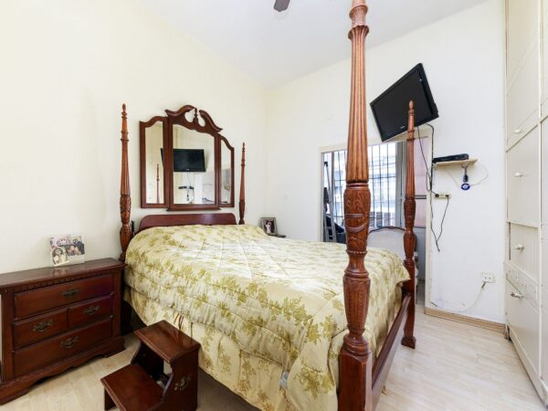 Charming 2 Room On Quiet ST Steps From Hilton Beach 9